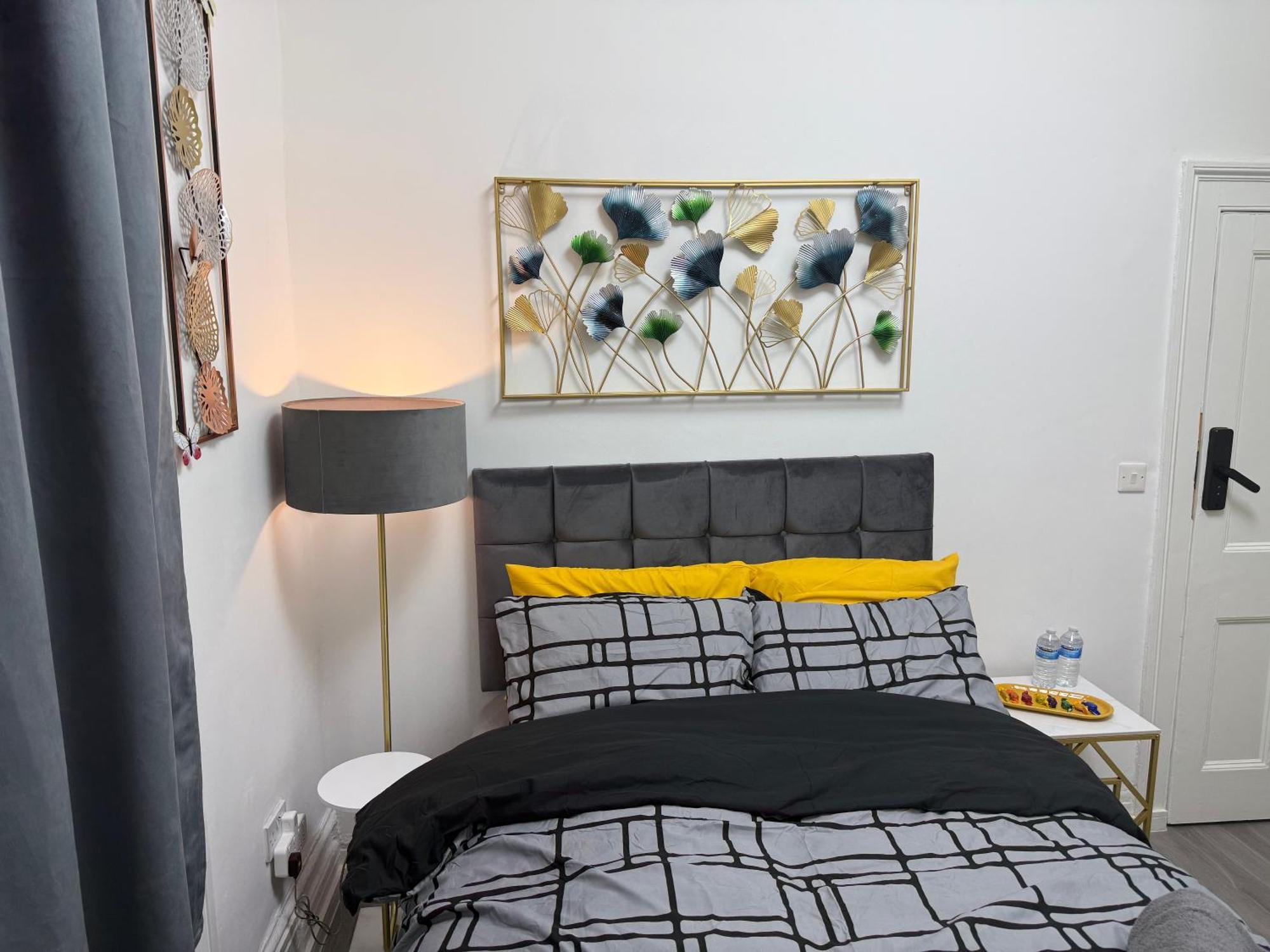 Luxury In Victoria, 7 Minutes Walk To Victoria Station, 5 Лондон