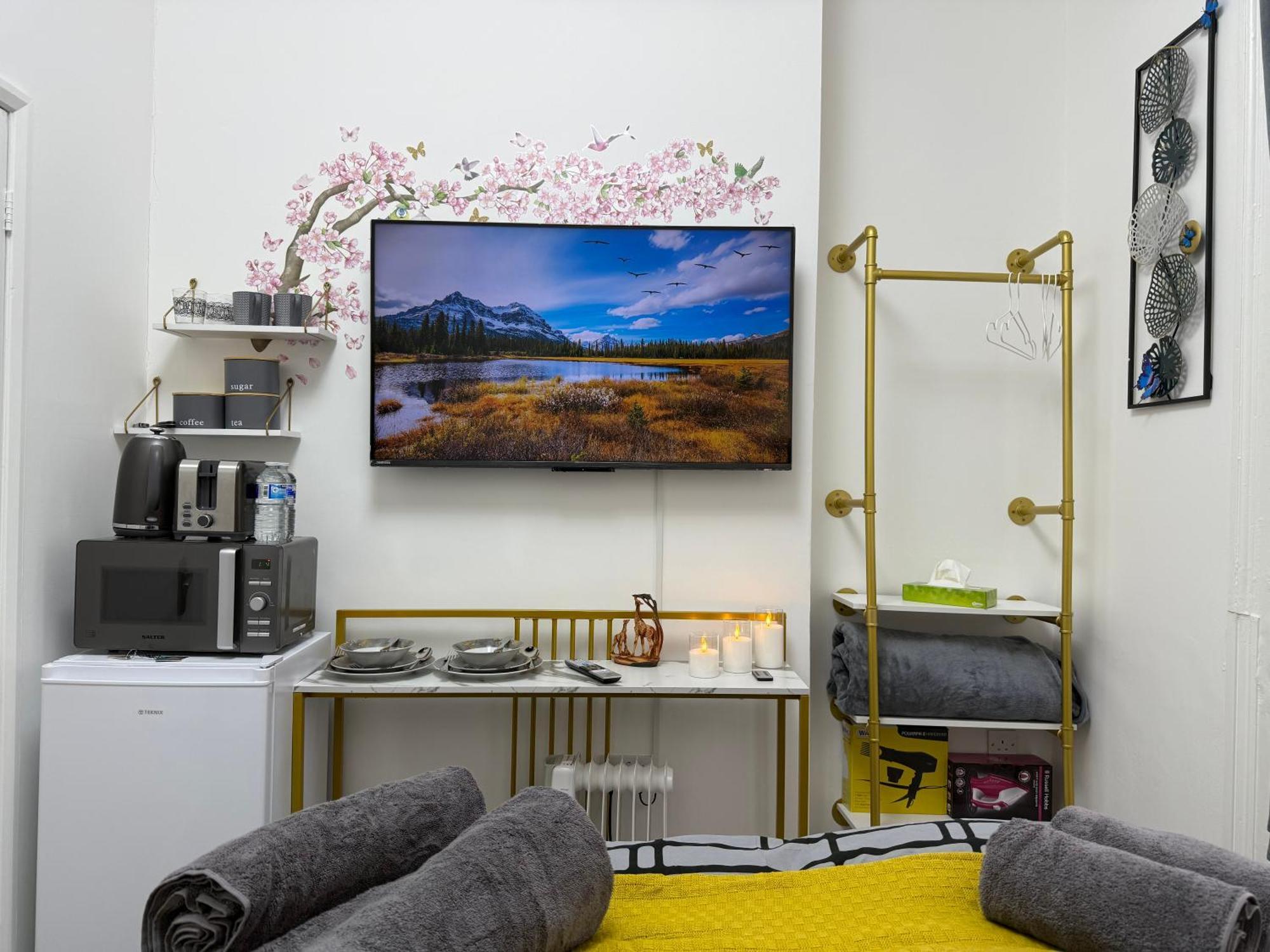 Luxury In Victoria, 7 Minutes Walk To Victoria Station, 5 Проживание в семье *